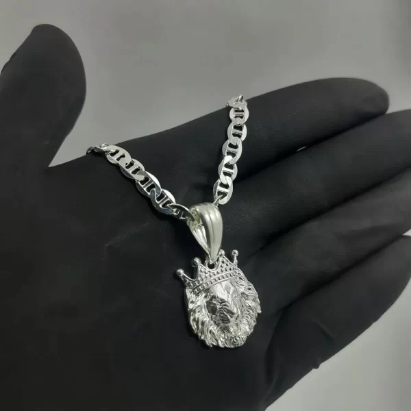 Pingente leão com coroa