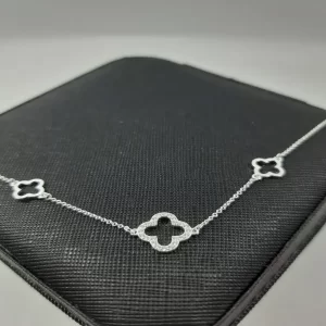 Pulseira trevo cravejado