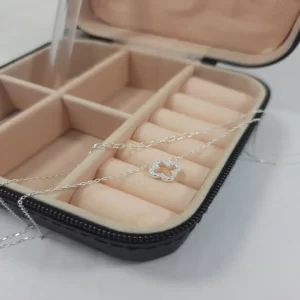 Gargantilha trevo